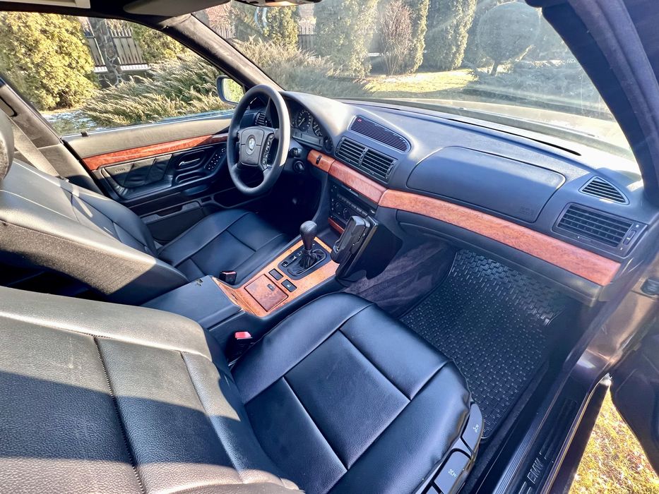 BMW 730i V8 fara rugina!