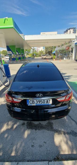 Hyundai Sonata..