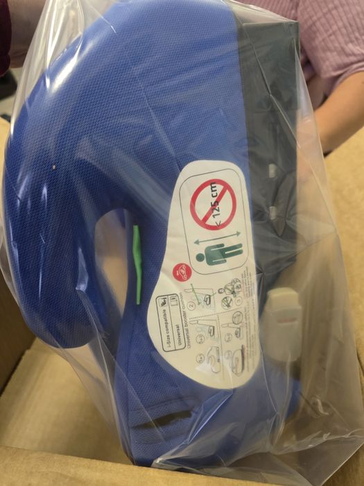 Înălțător auto cu prindere ISOFIX pentru copii