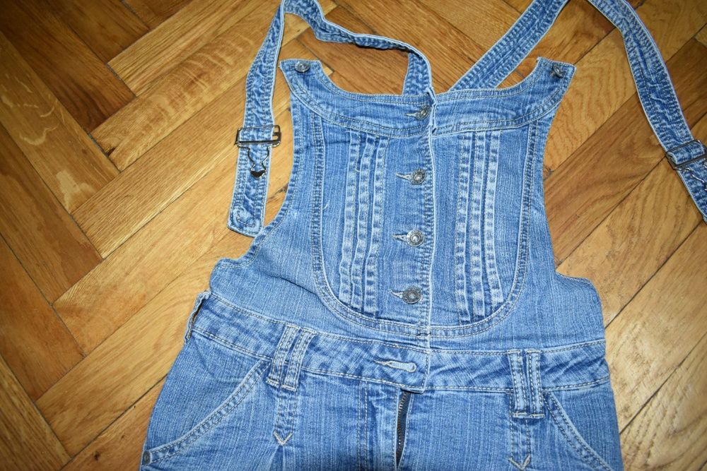 Salopeta cu fusta scurta