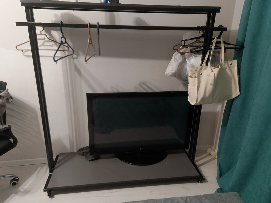 Напольная вешалка