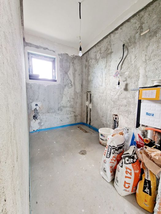 Propietar vand casa 3 camere pod decent pentru depozitare plus beci
