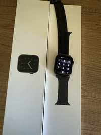 продавам Apple Watch SE 2 44mm