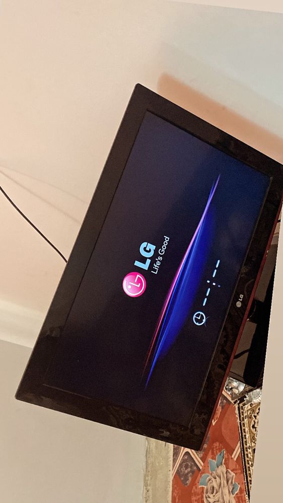 Televizor nou,functioneaza perfect,cu telecomanda noua !