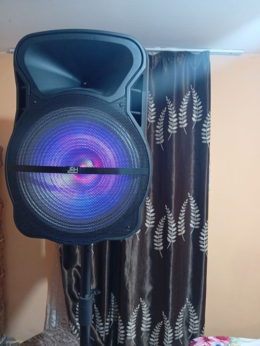 Vând doua boxe portabile