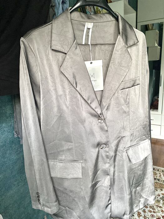 Повседневная летняя тройка. Светло серый костюм с брюками и майкой