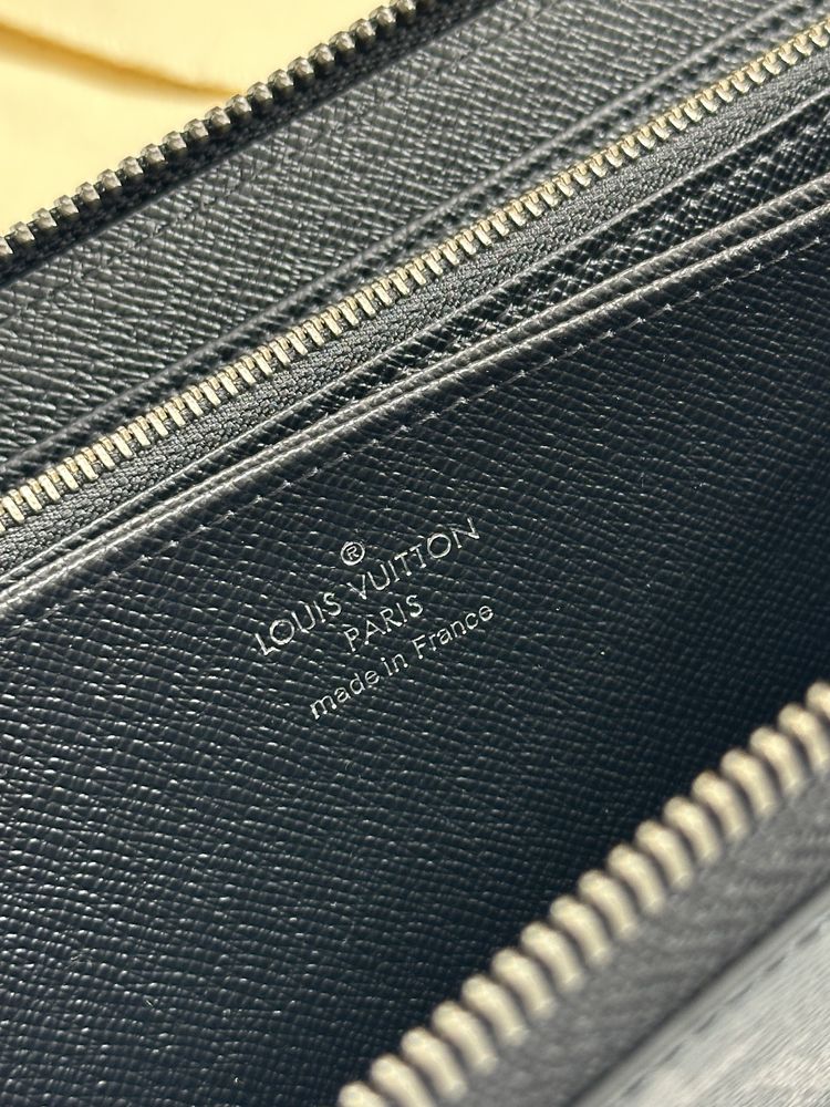Portofel Louis Vuitton Zippy Black