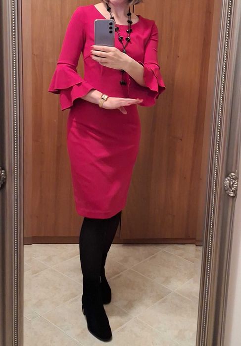 Дамска рокля в червено