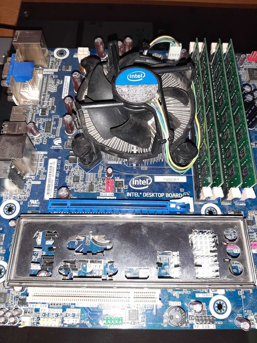 KIT: placa de baza + CPU i5 + 8Gb RAM + cooler + placuta I/O