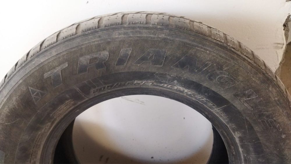 Комплект зимних шин