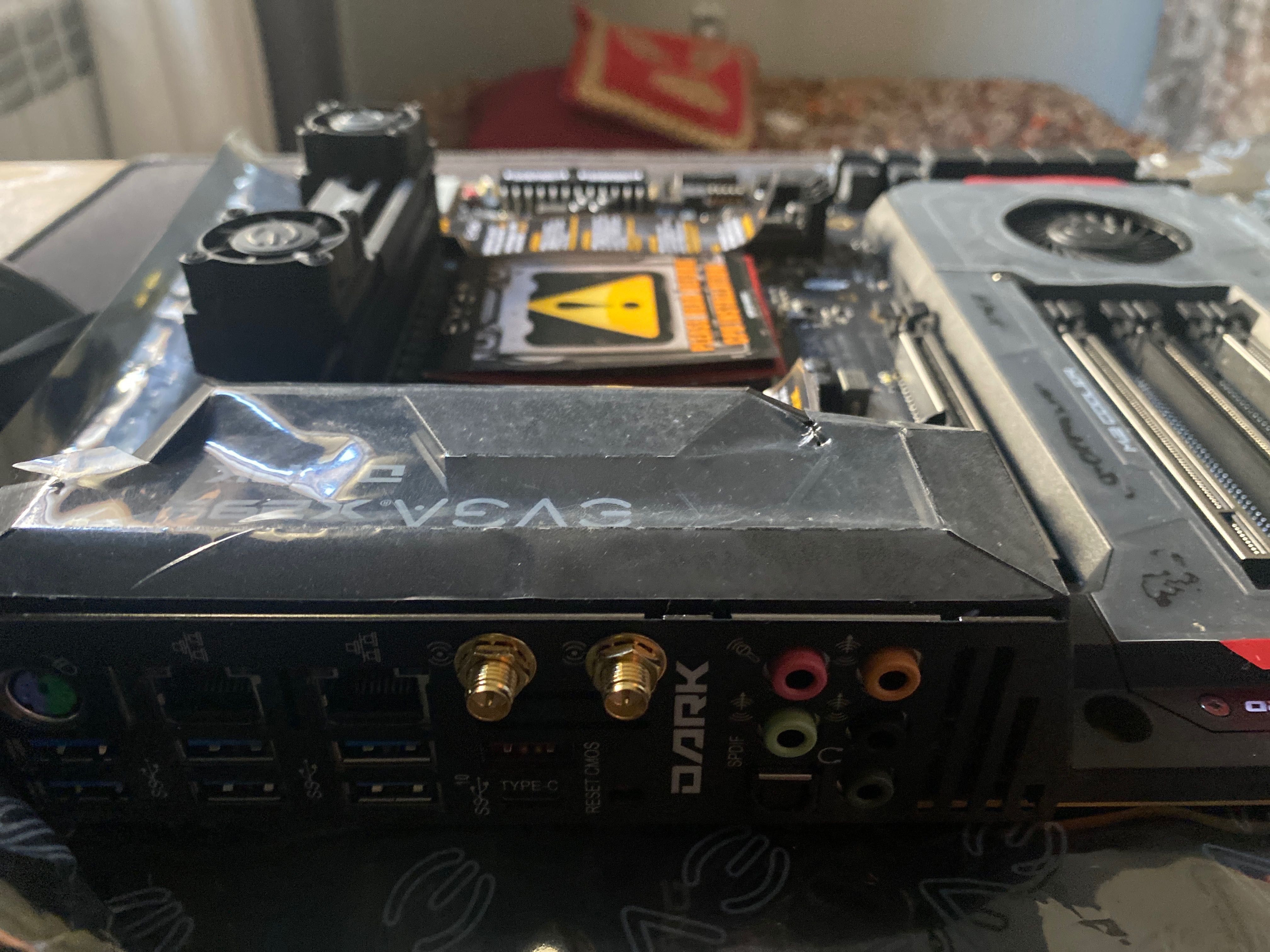Материнская плата EVGA X299 DARK