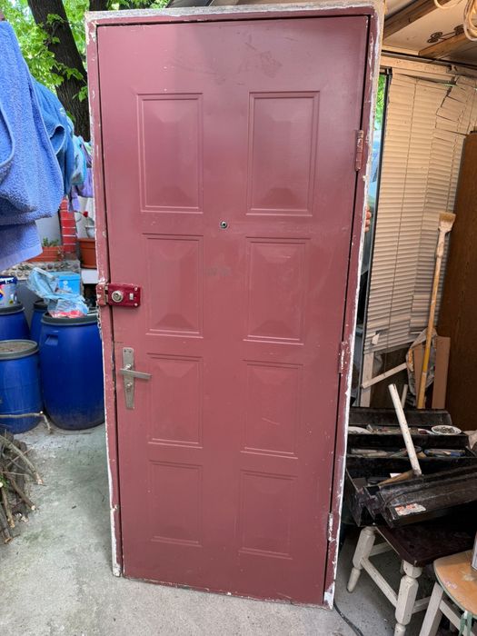 Vand usi sh 200 lei bucata(SUNATI LA NR DIN ANUNT)