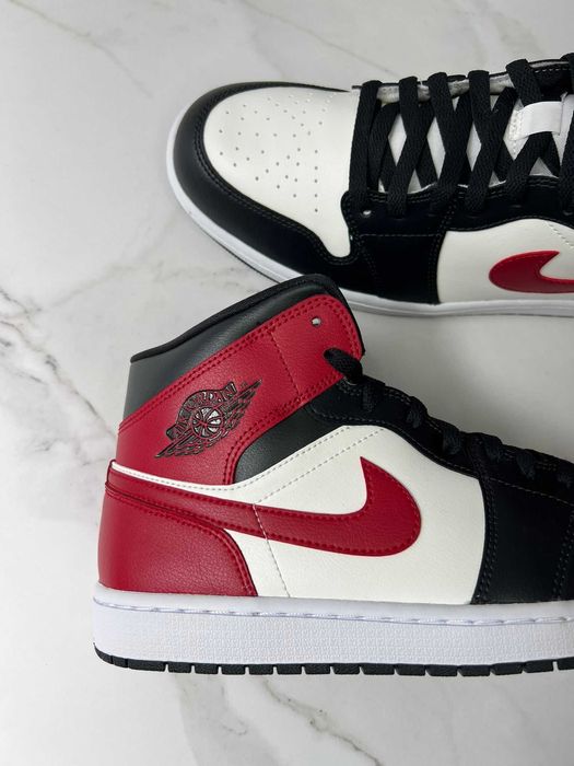 Adidasi Nike Air Jordan 1 Mid Negru-Rosu-Alb 44.5 ORIGINAL