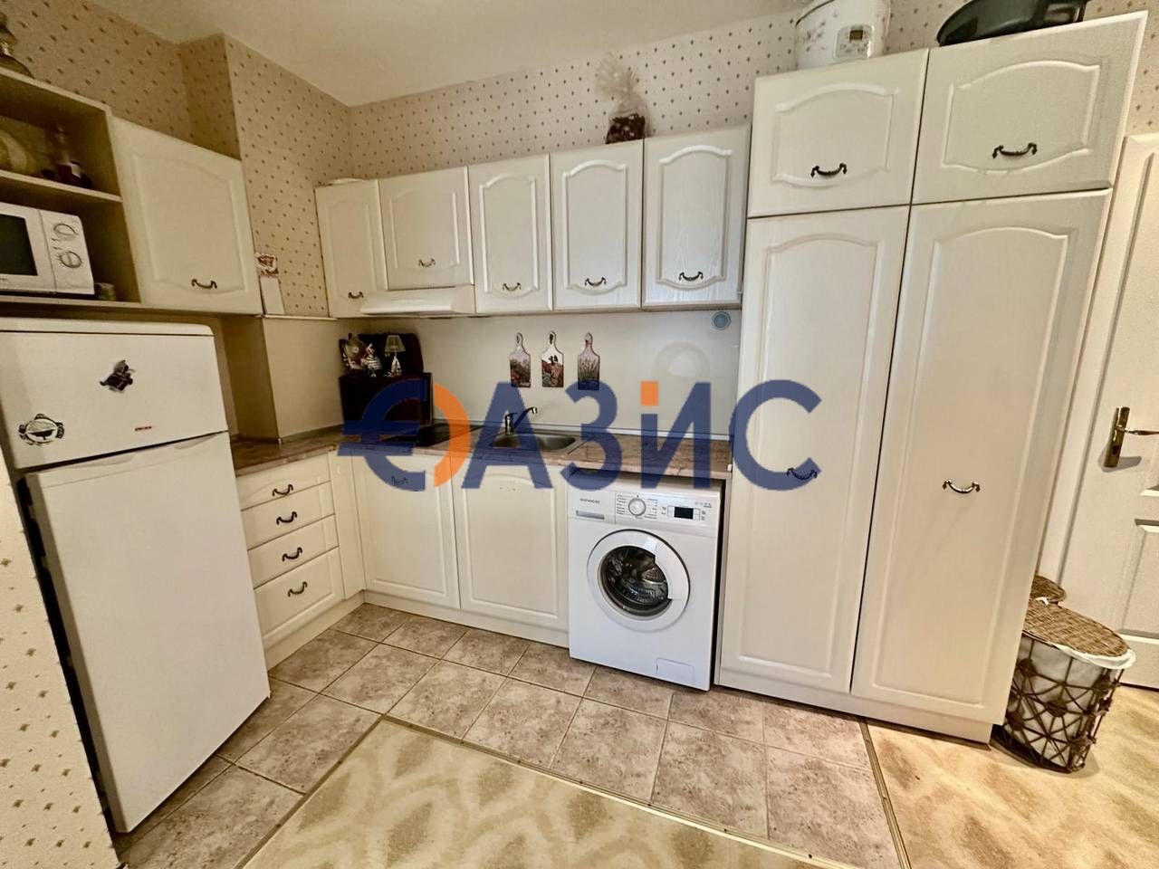 Продава се Двустаен апартамент в к.к. Елените - 65 кв.м за 1137 €/кв.м - Снимка #4
