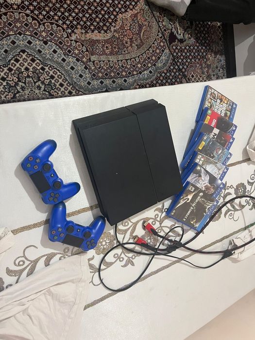 Playstation 4 хорошая состояние