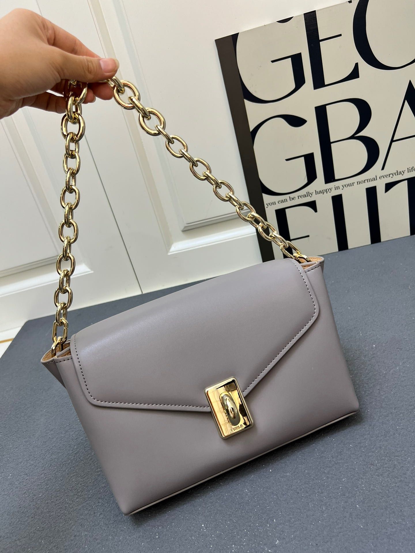 Дамска чанта Furla SS25