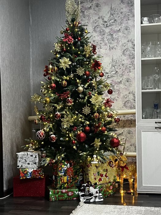 Продам искусственную елку, высотой 180 см