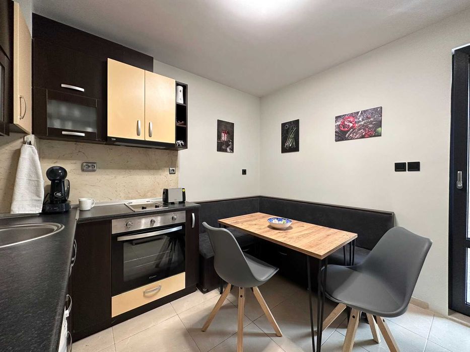 Дава се под наем Двустаен апартамент в Бургас, Център - 70 кв.м за 750 € - Снимка #2