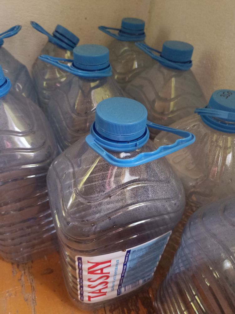 Продам емкости из под воды