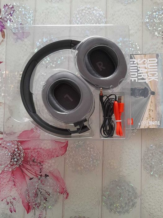 Vând căști jbl 760NC