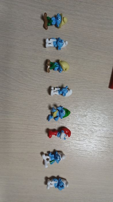 Vând strumfi pentru colecție