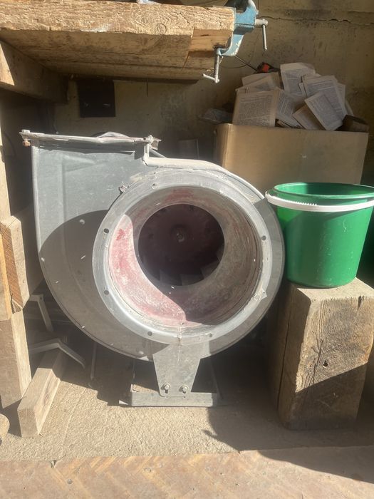 Продам вытяжку улитку с трубами