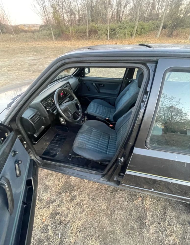 Vw Golf 1.3 Бинзинов пълен инжекцион