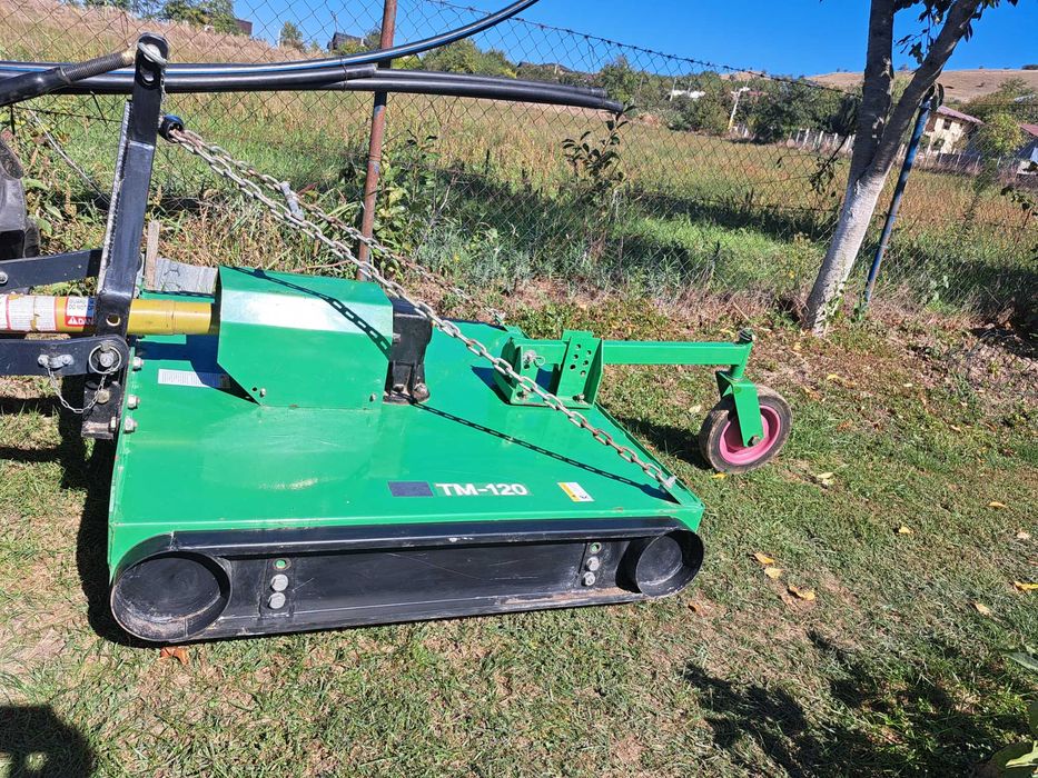 Vând tocător resturi vegetale, coceni