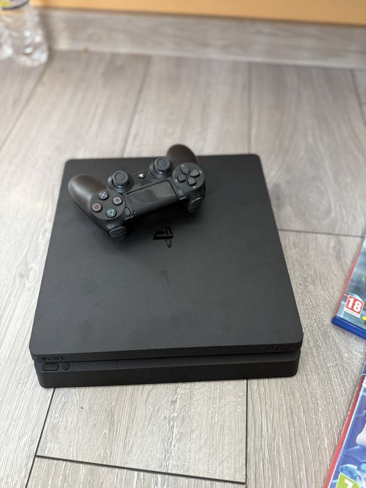 Ps 4 slim с подарък игри