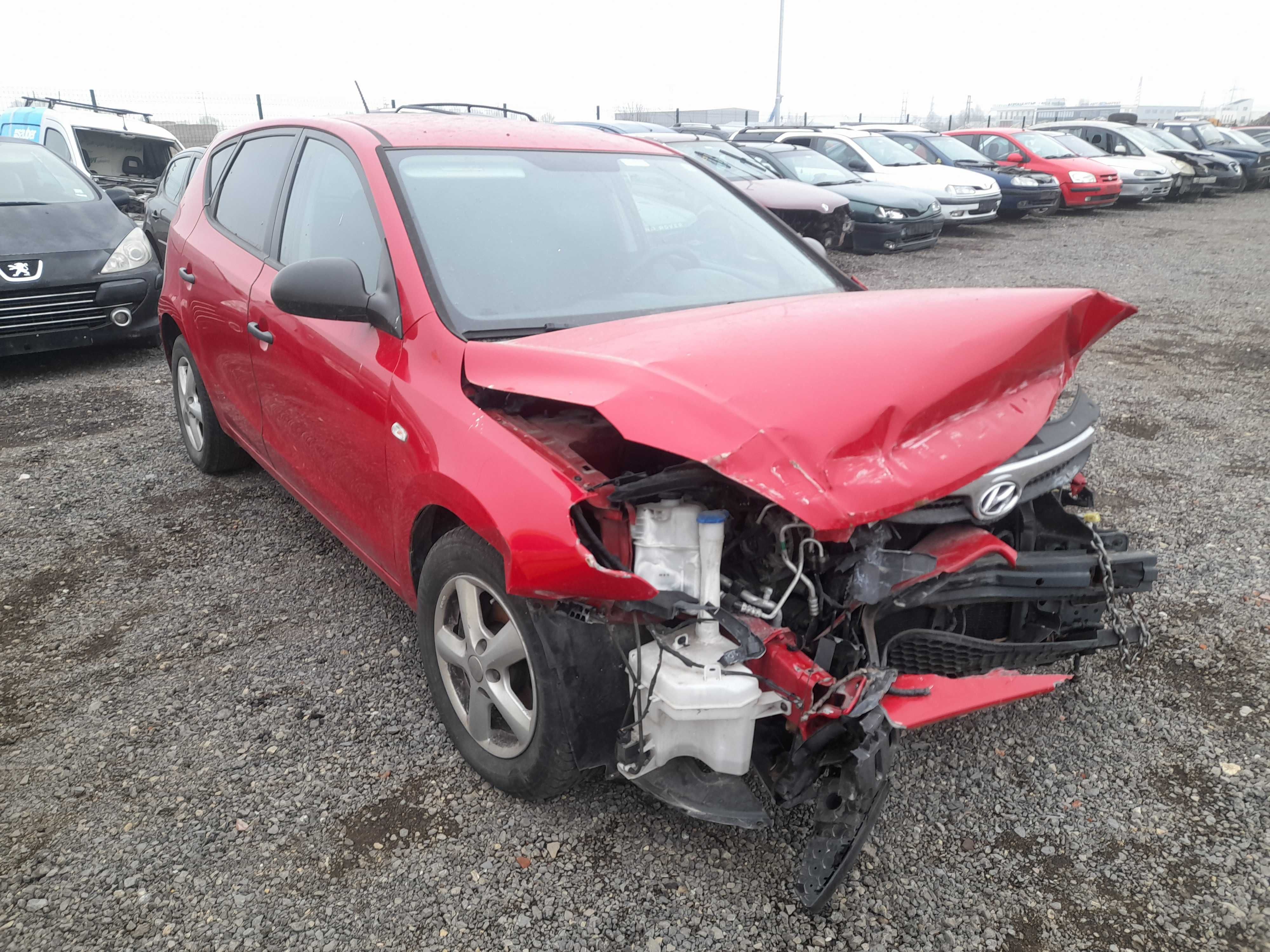 На части! Hyundai i30 1.6i