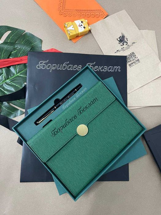 Именной подарочный набор блокнот и ручка  коробке корпоратвный подарки