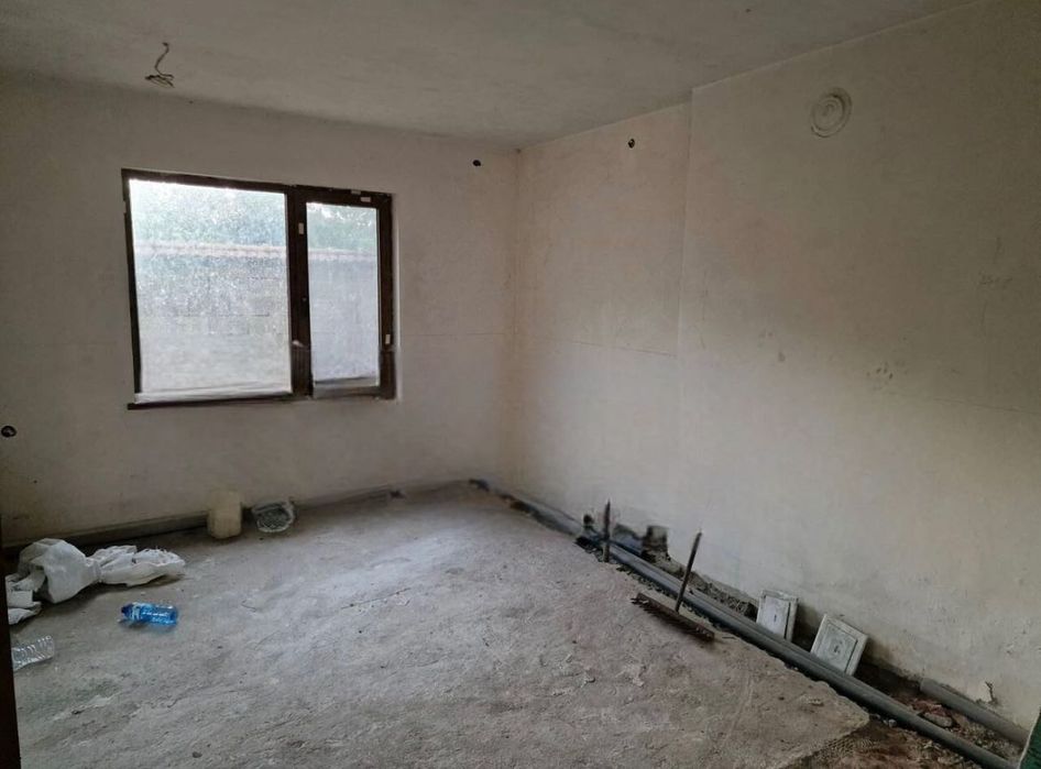 Двуетажна къща в кв. Марийно Димитровград