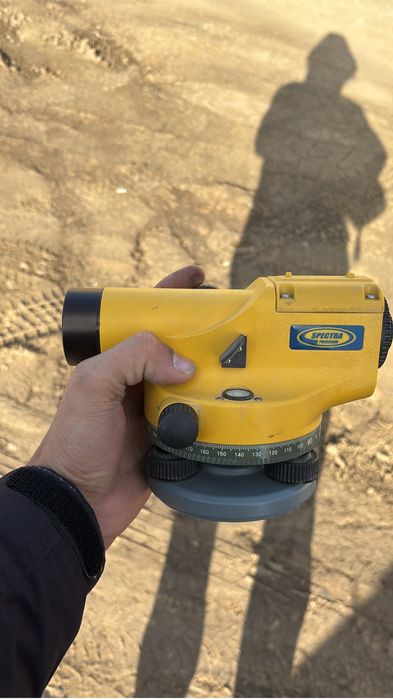 Продам нивелир кейс есть