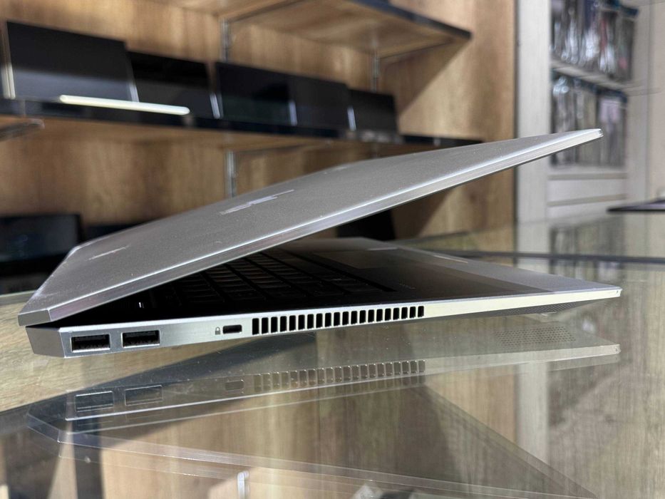 HP ZBook Studio G5 Core i7-8850H ram 8 ssd 256 NVIDIA Quadro P1000 4гб