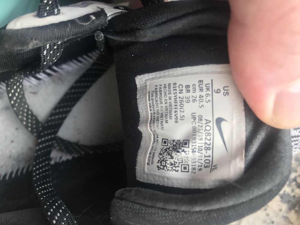маратонки nike номер 40.5