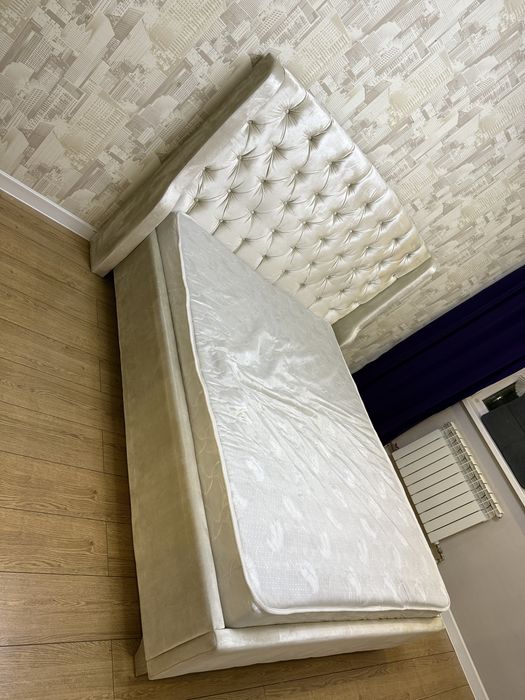 Продается кровать с матрасом