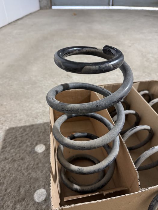 Оригинални пружини за Ауди А4 Б8