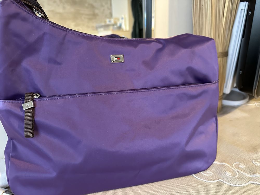 Оригинална Дамска чанта Tommy Hilfiger