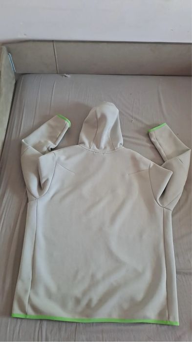 Vand nike tech fleece URGENT (MESAJ PE WAP)
