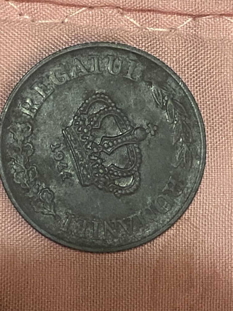 Vand 8 monede 50 bani romania si o moneda 20 lei 1944 ro regala