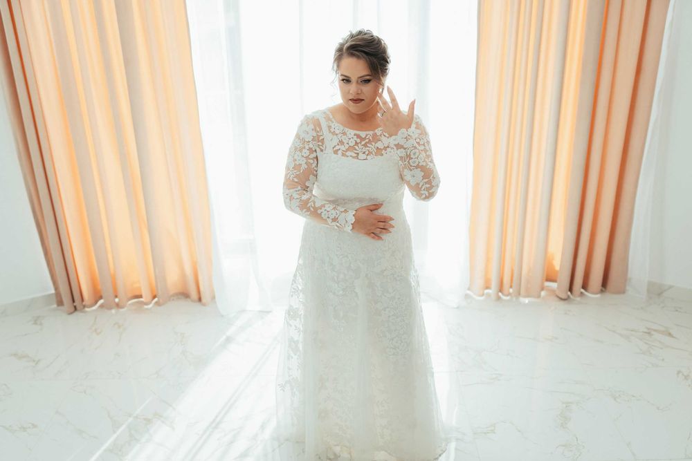 Vand rochie mireasa model unicat