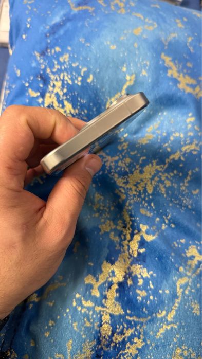 Vand Iphone 15 pro 256gb