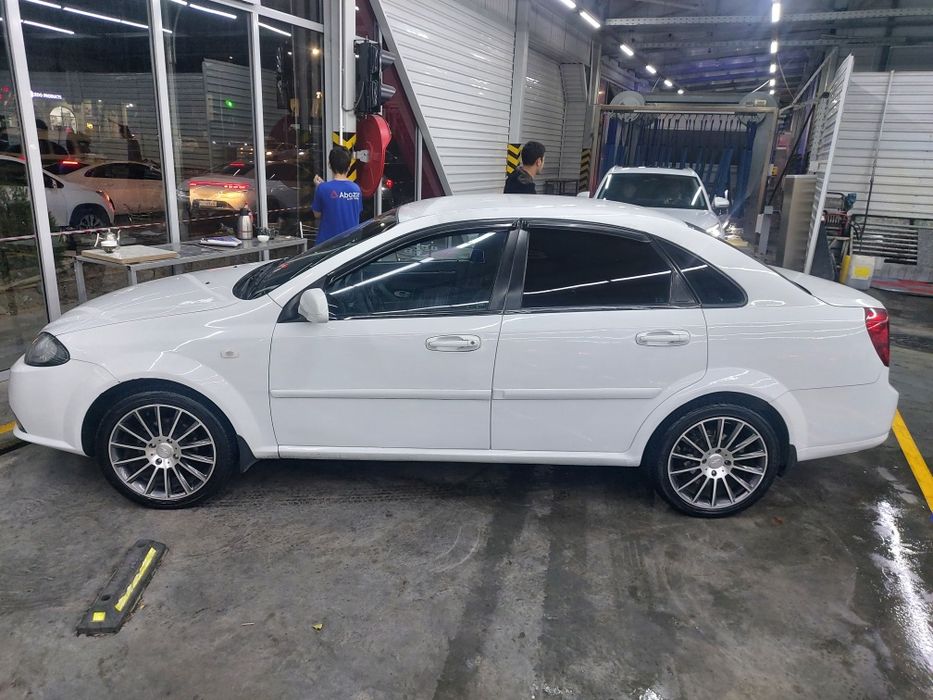 Ласетти сотилади