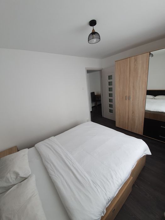 Închiriez  apartament  2 camere Micro 6