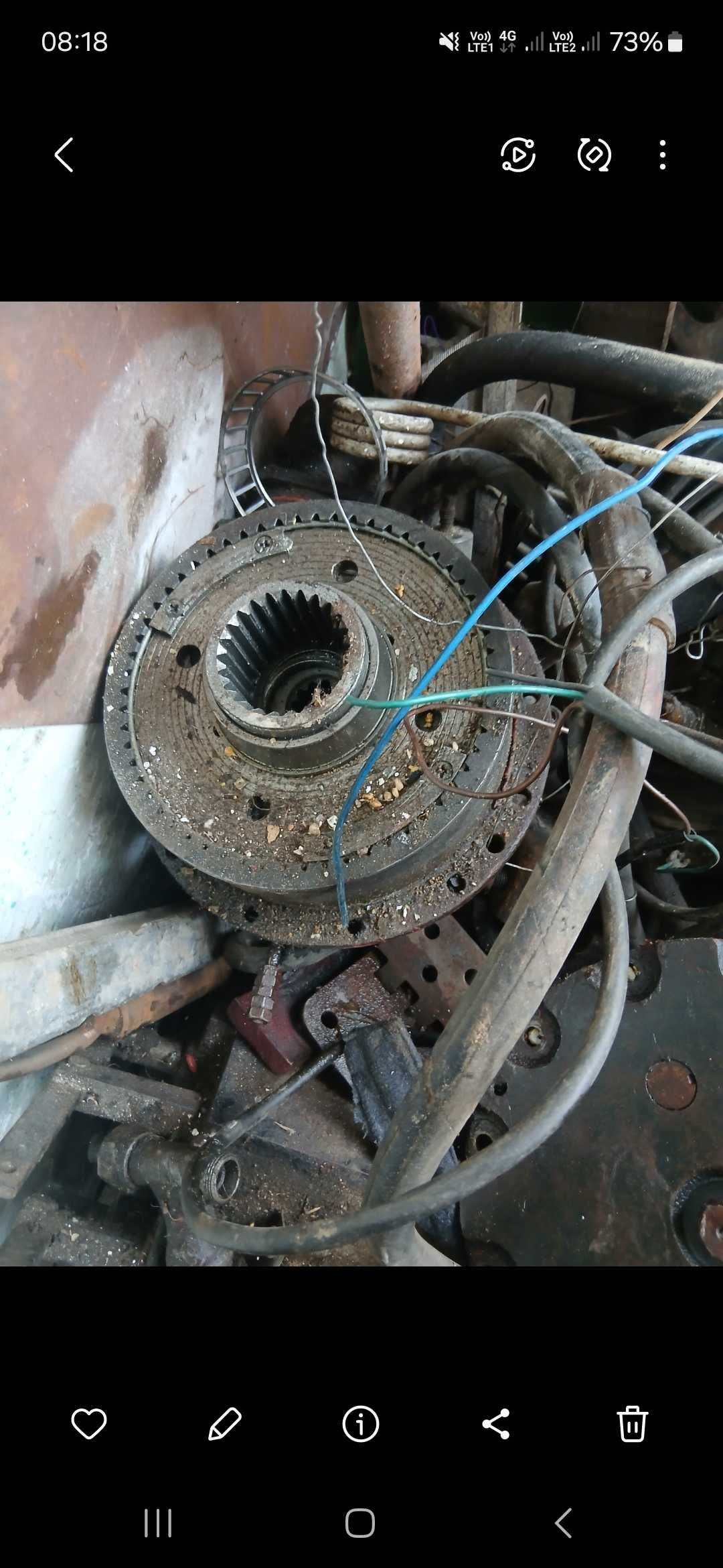 Vînd motoagricola 4x4 fără motor si cutia de viteză este basculabil