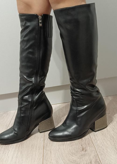 Продам осенние сапоги