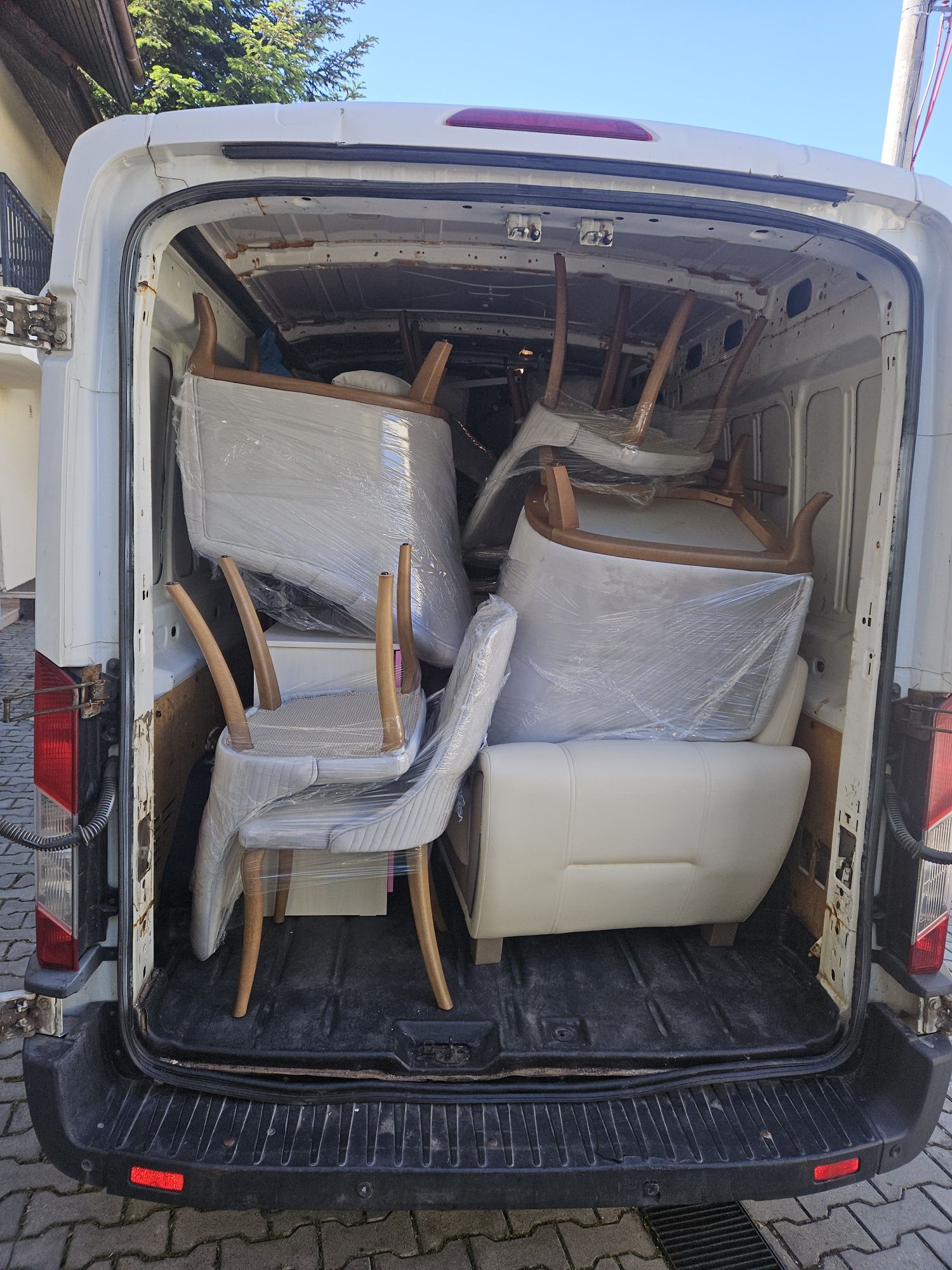 Transport marfă/ servicii de mutare