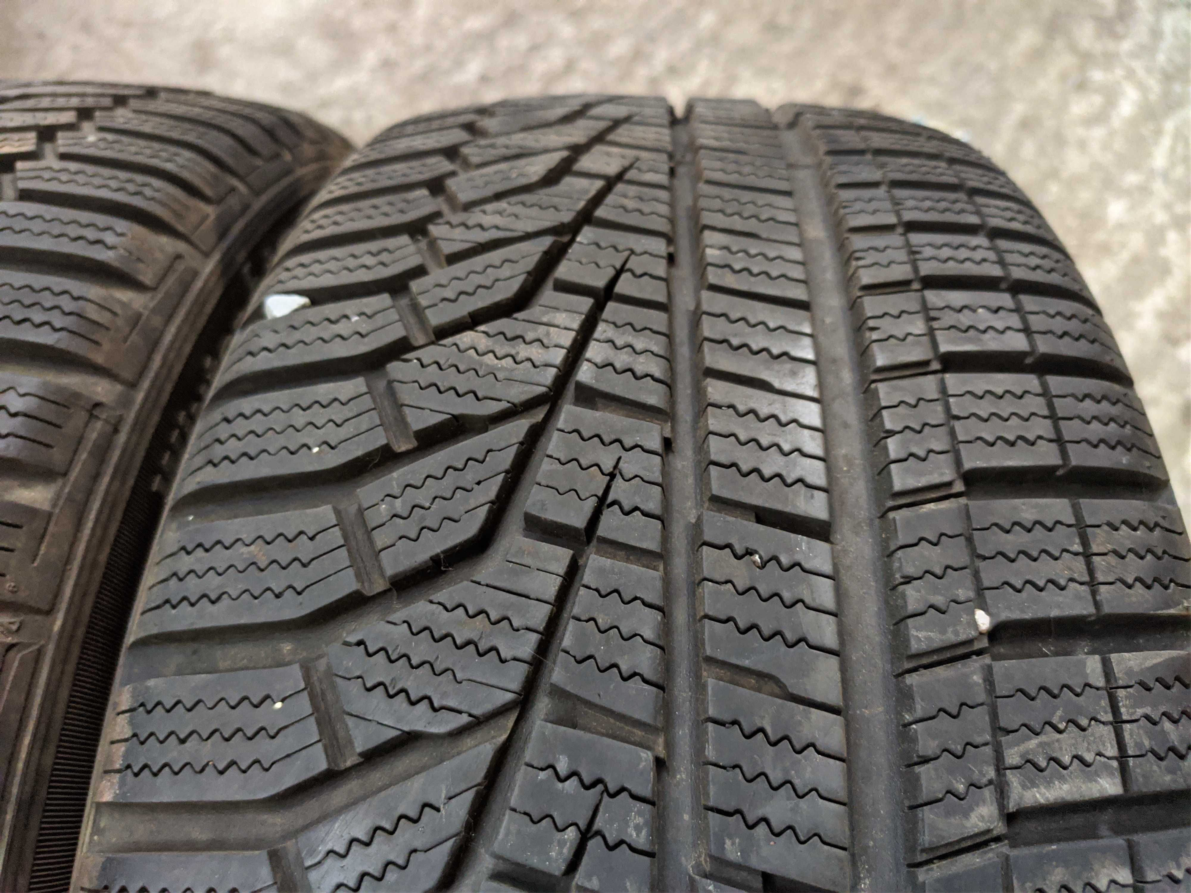 2бр Зимни гуми 215 45 16 - Hankook