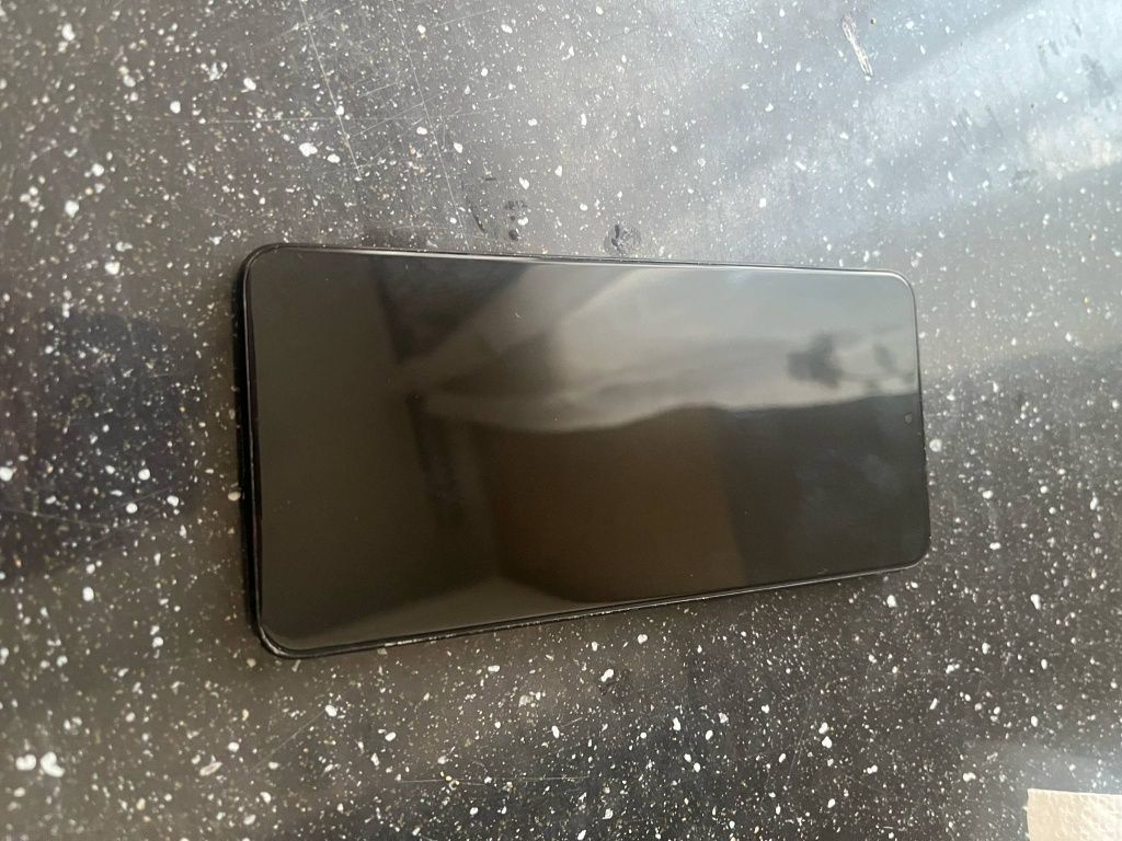 Telefon S21 plus