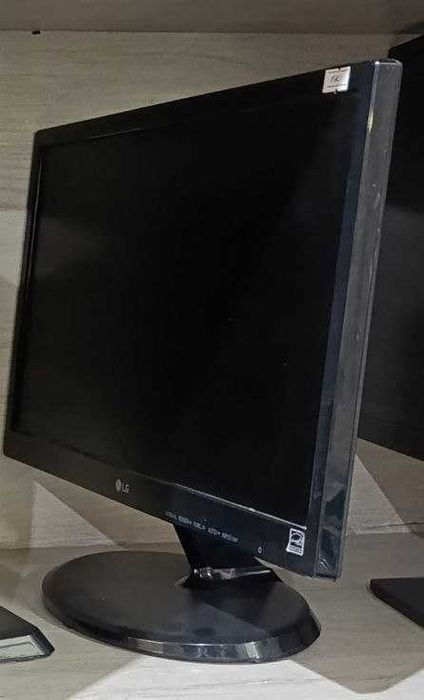 18,5" Led Monitor LG 19M38A yaxshi holatda!